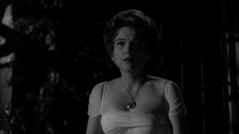 Chase a Crooked Sjadow - Anne Baxter